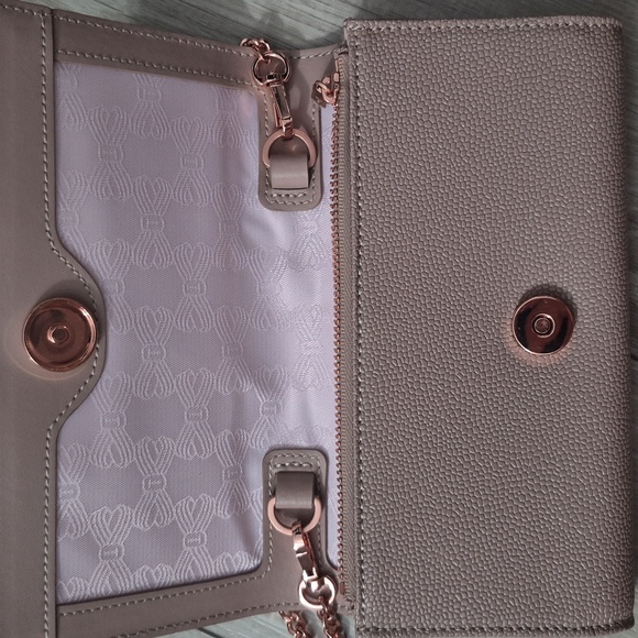 Ted Baker ALAINE Wallet On Chain with Rose Gold Accents - Picture 2 of 4